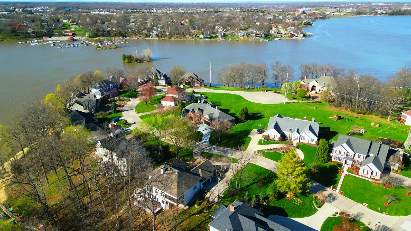 Waterfront homes on a peninsula in Key Harbour Estates, Lake St. Louis, MO