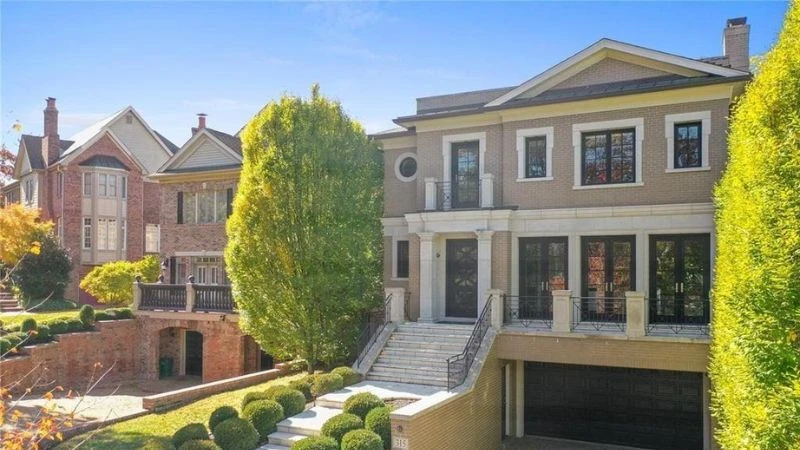Neighborhoods in Clayton