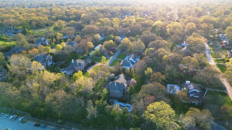 Neighborhood in Frontenac, MO