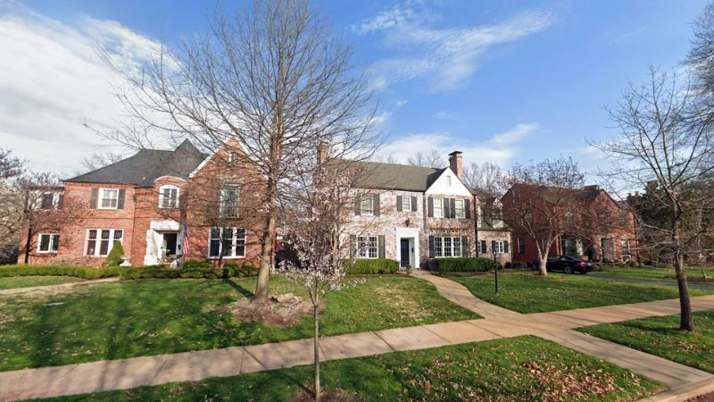 Davis Place, Clayton