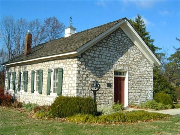 Old Des Peres Church in Frontenac, MO
