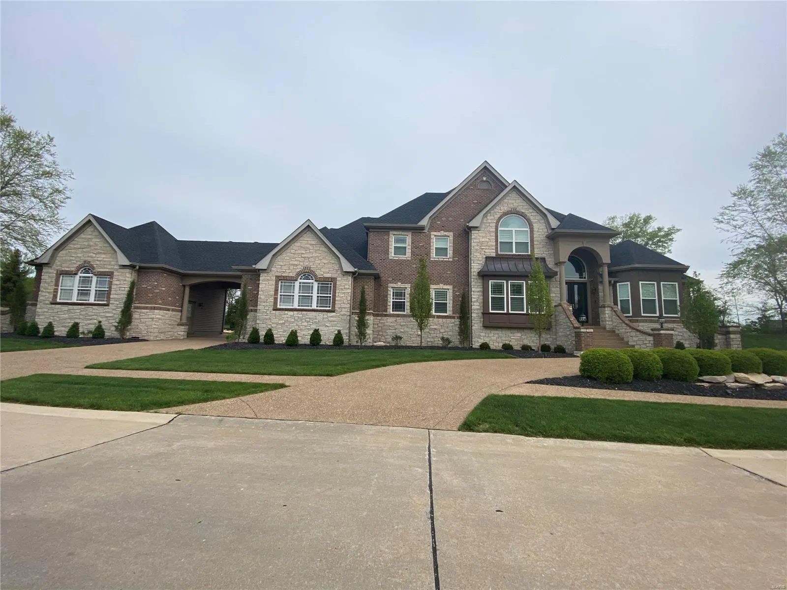 1005 Hawks Landing Drive in Lake St Louis, sold by Gateway Realty Group