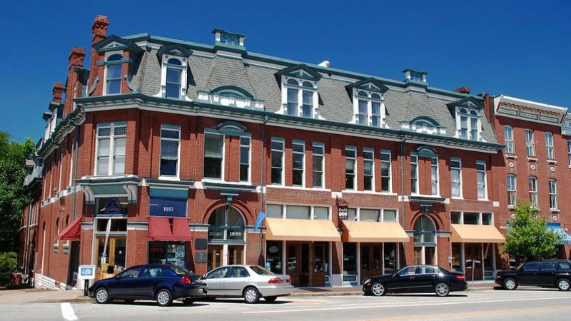 Businesses in Lafayette Square