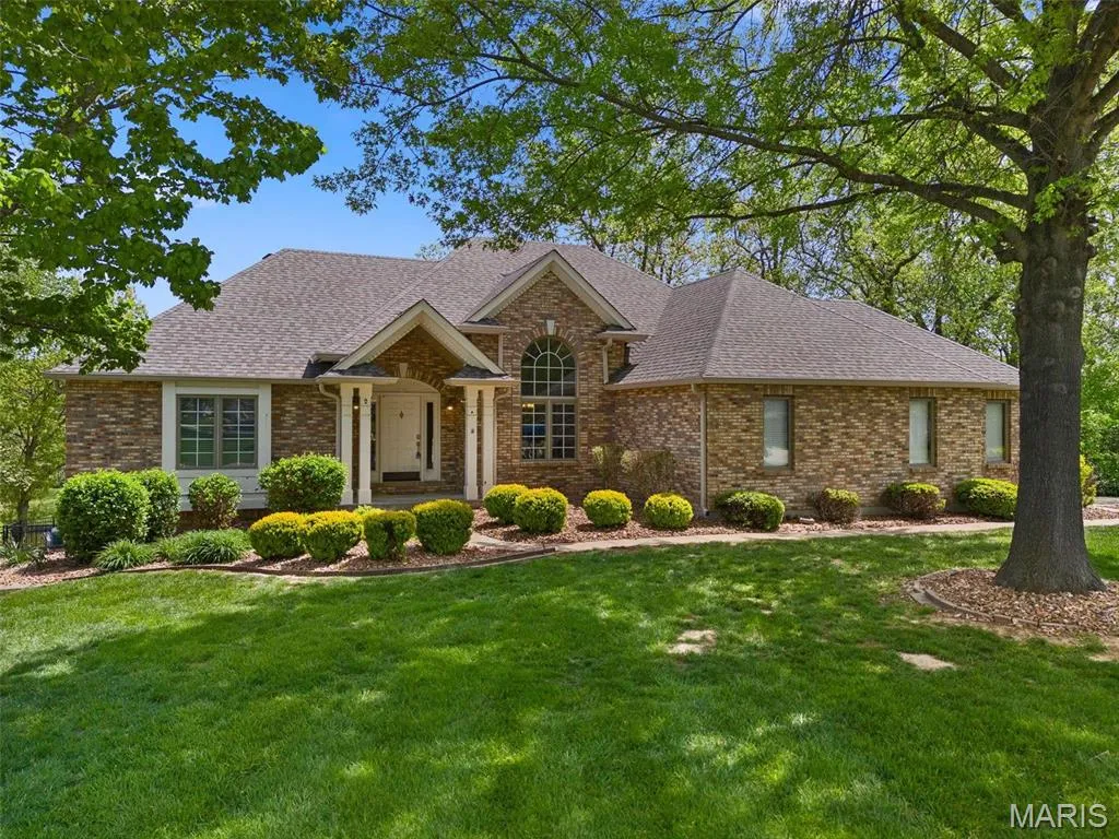 2 Windsurfer Court, Lake St. Louis, sold by Gateway Realty Group