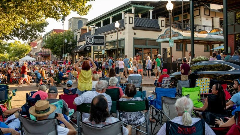 Music on Main St. Charles