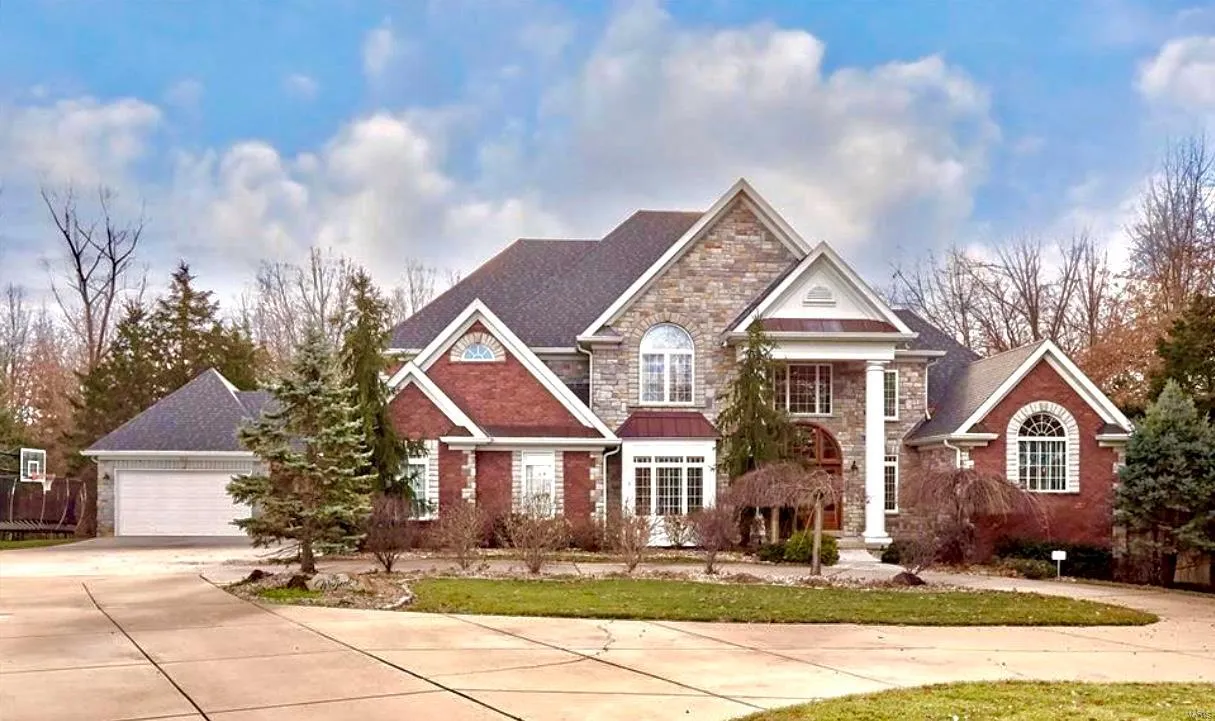 2818 Estates Court in Lake St Louis, sold by Gateway Realty Group