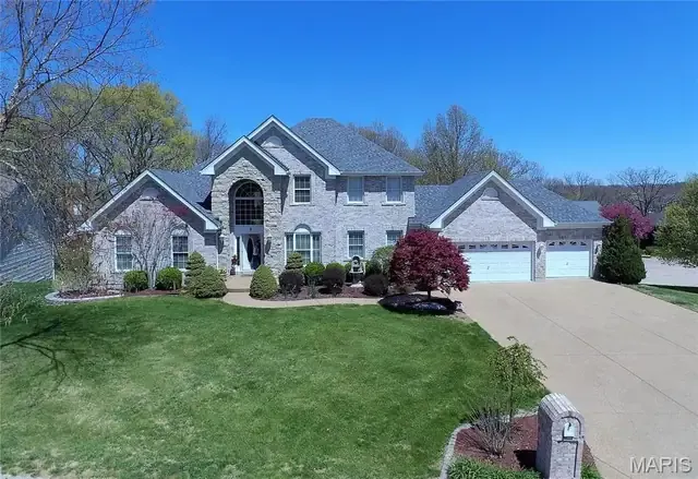 9 Regatta Bay Dr, a Lake St. Louis waterfront home sold by Gateway Realty Group