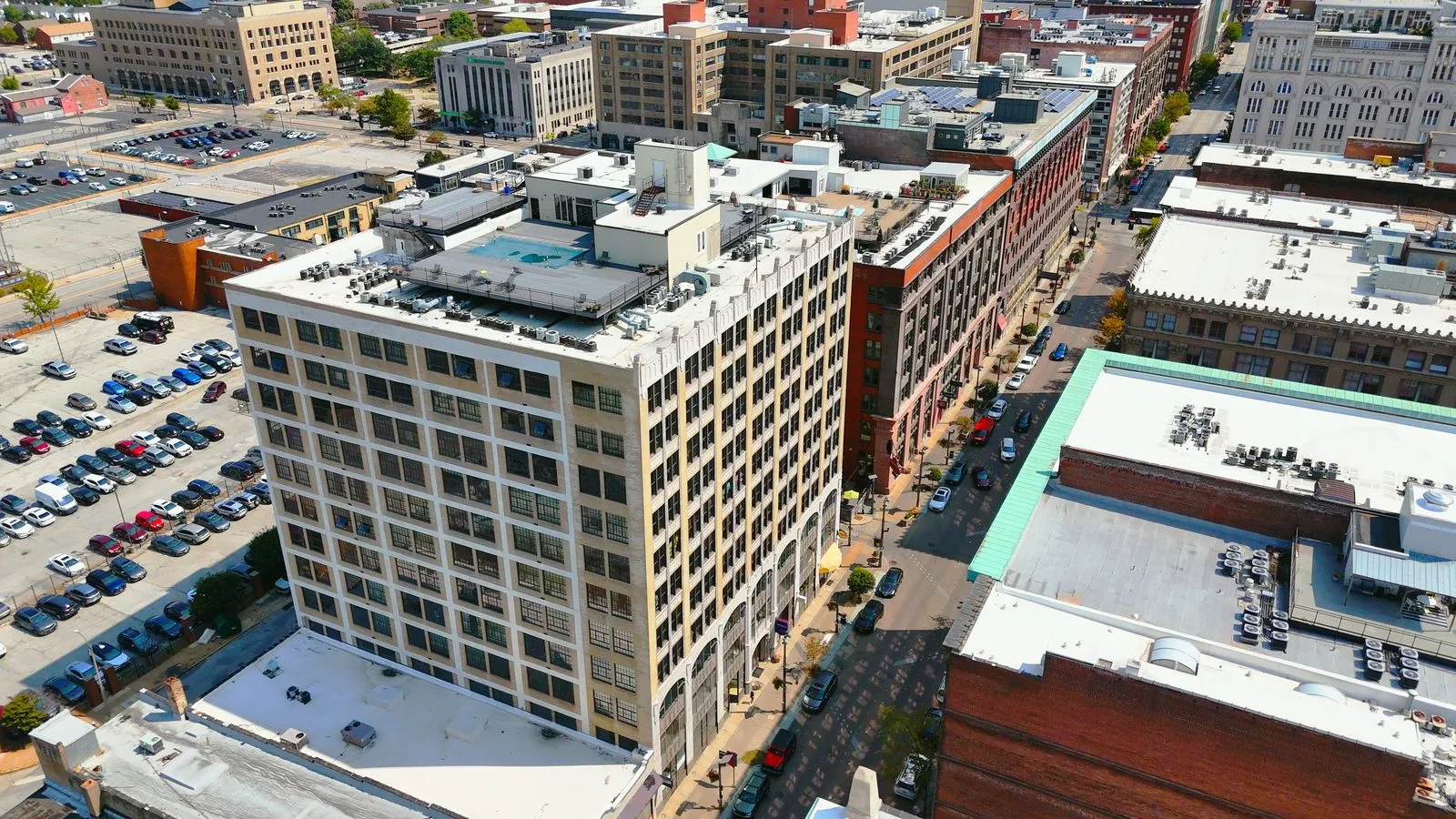 Fashion Square Lofts building at 1307 Washington Avenue in Downtown St. Louis