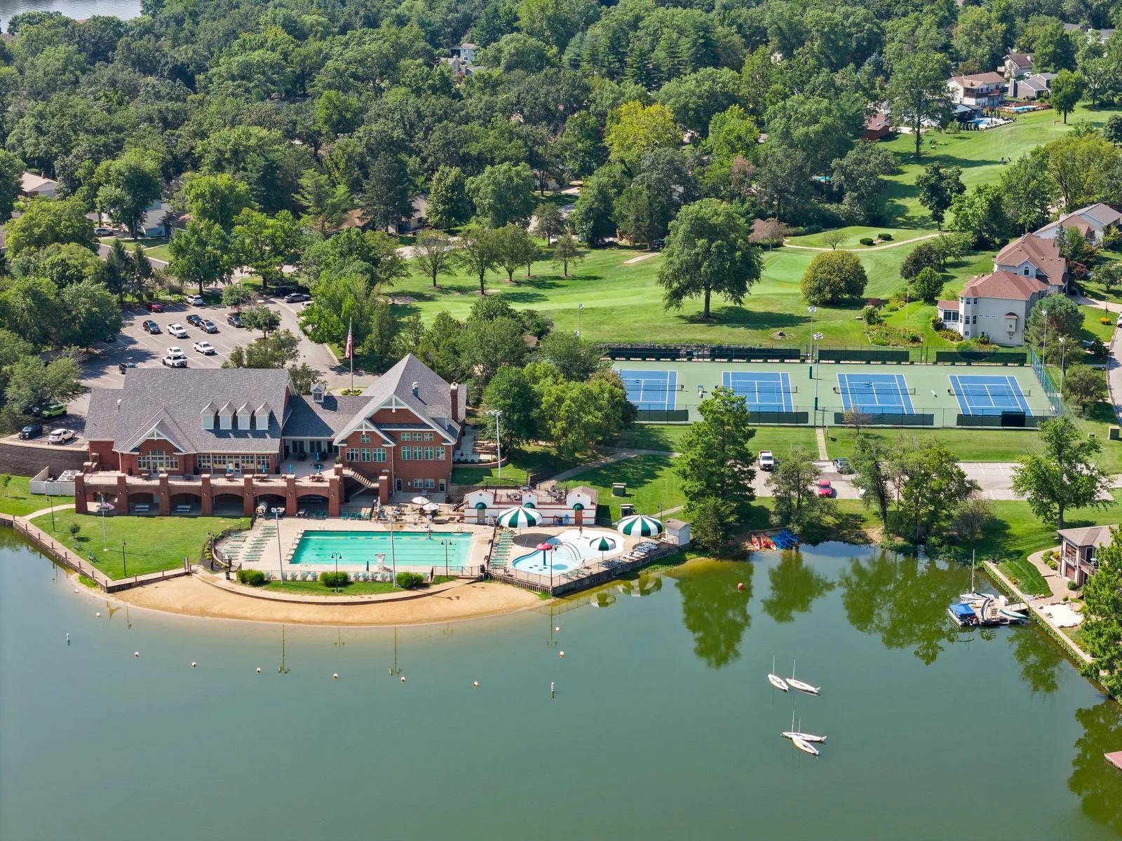 Lake St. Louis clubhouse