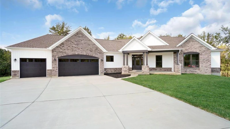 New build home at the Estates at Schaper Farms