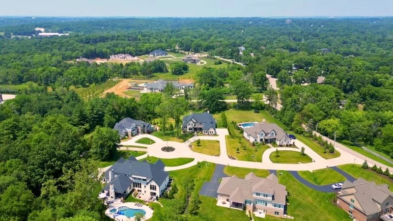 Newly built homes in Town and Country, MO