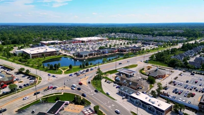 Town and Country Crossing located in Town and Country, Missouri