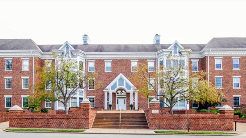 Condo building in Webster Groves