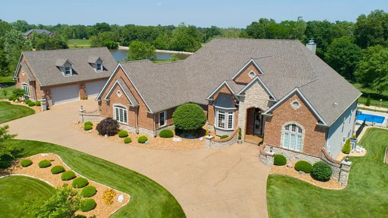 High end Foristell home built in 2005 High end Foristell home built in 2005