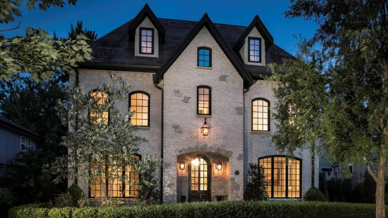 Historic home in Jefferson-Argonne Neighborhood
